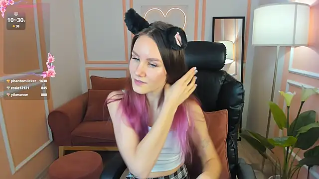 Clare  Florence online show from March 21, 2025, 7:35 pm