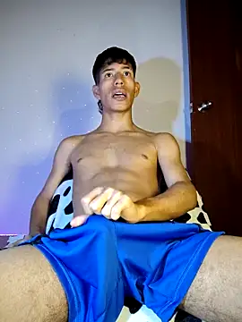 dareck 18 online show from March 13, 2026, 1:10 am