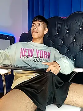 Snapshot of dareck_18 chatting on October 4, 2025, 3:13 pm dareck 18 online show from October 4, 2025, 3:13 pm