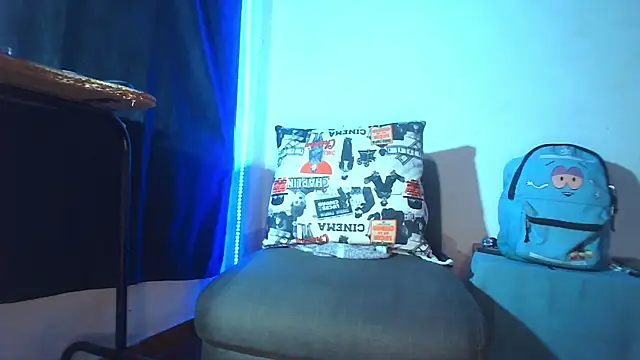 dareck 18 online show from June 12, 2026, 1:25 am