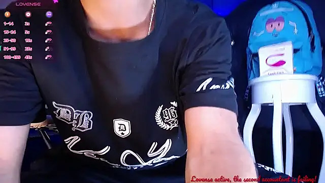 Snapshot of dareck_18 chatting on September 30, 2025, 12:05 am dareck 18 online show from September 30, 2025, 12:05 am