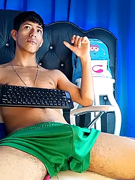 Snapshot of dareck_18 chatting on September 23, 2025, 1:18 pm dareck 18 online show from September 23, 2025, 1:18 pm