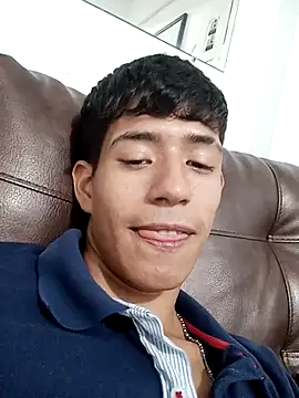 Snapshot of dareck_18 chatting on September 25, 2025, 4:57 pm dareck 18 online show from September 25, 2025, 4:57 pm