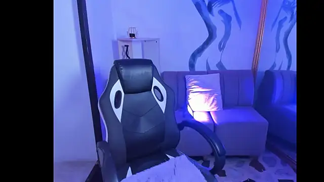 VanessaScott  online show from February 16, 2026, 8:35 am