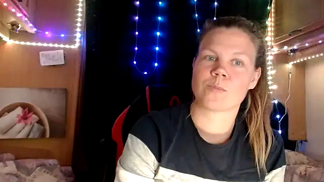 CallMeMaria online show from March 9, 2025, 7:37 pm