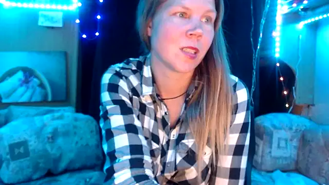 CallMeMaria online show from February 16, 2025, 8:00 pm