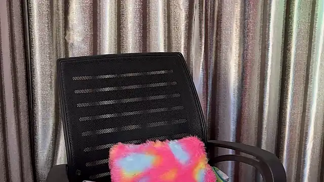 Eeraa  online show from October 13, 2025, 2:02 am