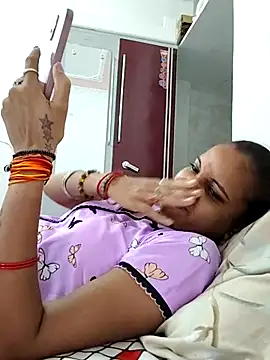 Snapshot of Hotty-Nidhi chatting on September 20, 2025, 5:18 pm Hotty-Nidhi online show from September 20, 2025, 5:18 pm