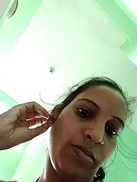 Snapshot of Hotty-Nidhi chatting on October 6, 2025, 2:57 am Hotty-Nidhi online show from October 6, 2025, 2:57 am