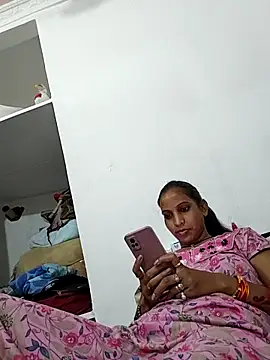 Snapshot of Hotty-Nidhi chatting on October 4, 2025, 5:36 pm Hotty-Nidhi online show from October 4, 2025, 5:36 pm