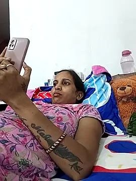 Snapshot of Hotty-Nidhi chatting on October 22, 2025, 4:50 pm Hotty-Nidhi online show from October 22, 2025, 4:50 pm