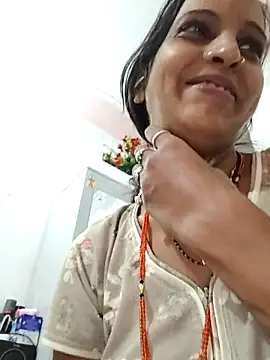 Snapshot of Hotty-Nidhi chatting on October 22, 2025, 4:45 am Hotty-Nidhi online show from October 22, 2025, 4:45 am