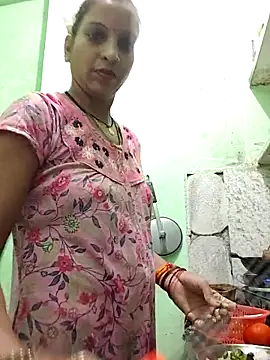 Snapshot of Hotty-Nidhi chatting on September 18, 2025, 3:48 pm Hotty-Nidhi online show from September 18, 2025, 3:48 pm