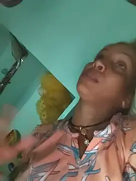 Snapshot of Hotty-Nidhi chatting on September 30, 2025, 4:02 pm Hotty-Nidhi online show from September 30, 2025, 4:02 pm