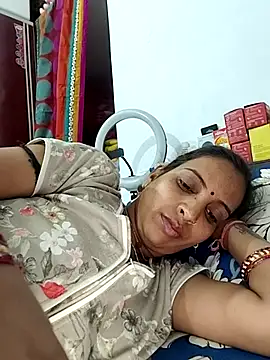 Snapshot of Hotty-Nidhi chatting on April 8, 2026, 6:09 pm Hotty-Nidhi online show from April 8, 2026, 6:09 pm
