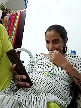 Snapshot of Hotty-Nidhi chatting on April 10, 2026, 8:54 am Hotty-Nidhi online show from April 10, 2026, 8:54 am