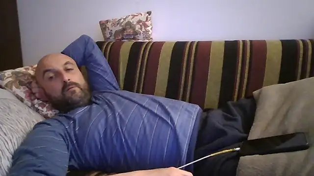 maxxxio12 online show from April 24, 2026, 7:49 pm