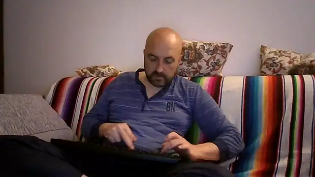 maxxxio12 online show from May 21, 2026, 7:33 pm