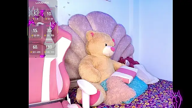 Snapshot of charlotte_walker1 chatting on February 1, 2026, 9:40 am charlotte walker1 online show from February 1, 2026, 9:40 am