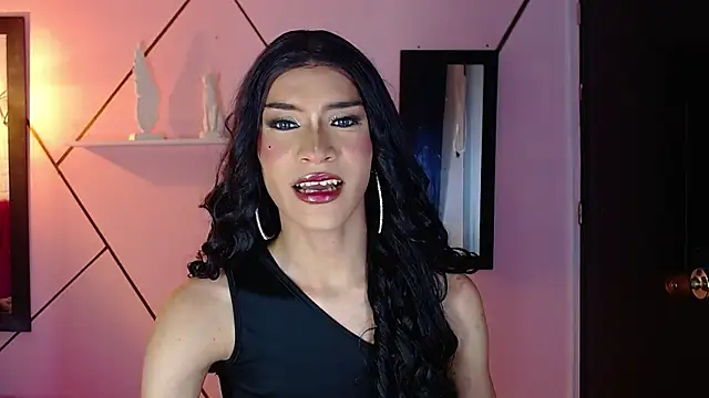 agatha rodriguez online show from October 15, 2025, 2:03 pm