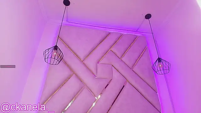 Kanela miller  online show from October 4, 2025, 12:17 pm