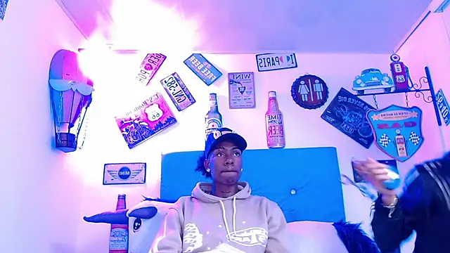 Snapshot of lili_roussi chatting on October 10, 2025, 10:54 pm lili roussi online show from October 10, 2025, 10:54 pm