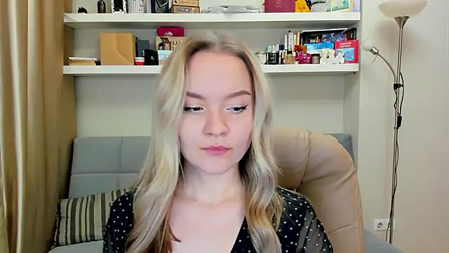 Kara Smith  online show from December 2, 2024, 1:09 am