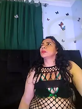 AlexaNovoa  online show from April 14, 2026, 1:43 am