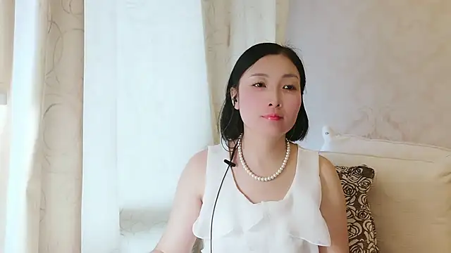 Snapshot of Rachel-6600 chatting on October 5, 2025, 2:35 am Rachel-6600 online show from October 5, 2025, 2:35 am