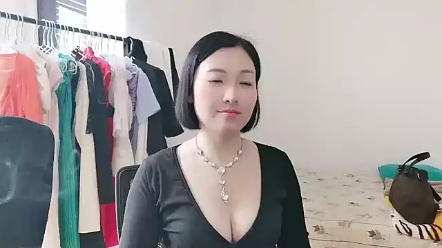 Snapshot of Rachel-6600 chatting on October 30, 2025, 2:43 am Rachel-6600 online show from October 30, 2025, 2:43 am