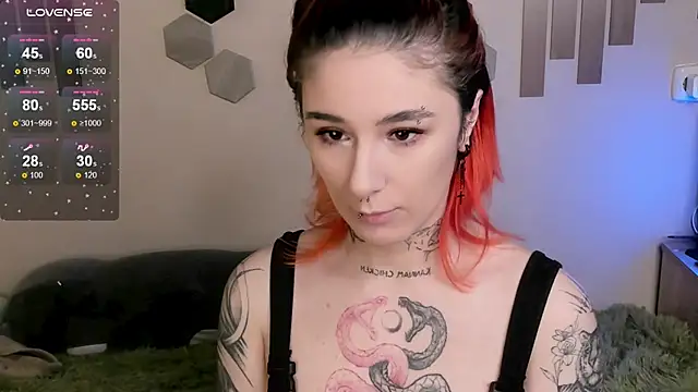 Snapshot of Angel_Monica chatting on October 29, 2025, 2:21 am Angel Monica online show from October 29, 2025, 2:21 am