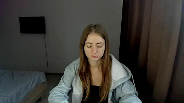 LilyHaart online show from October 4, 2025, 8:38 am