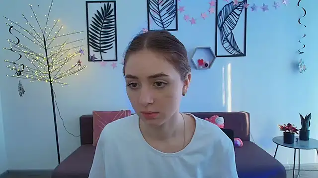 LilyHaart online show from March 23, 2025, 6:37 am