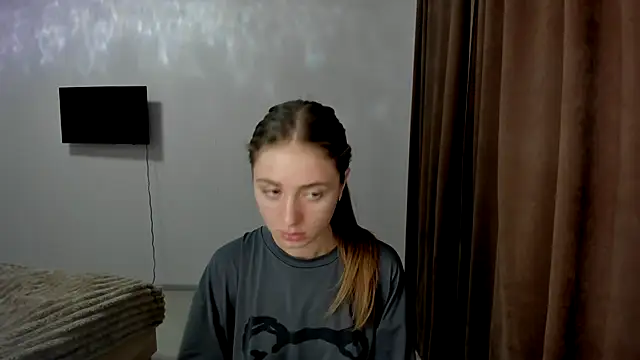 LilyHaart online show from October 15, 2025, 4:11 am