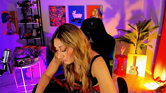 SarahAlluring online show from December 19, 2025, 11:56 am