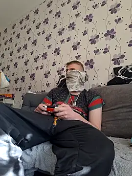 ThePython666 online show from October 20, 2025, 11:55 am