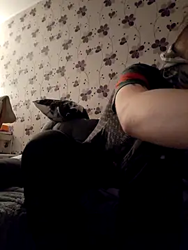 ThePython666 online show from October 21, 2025, 12:00 am