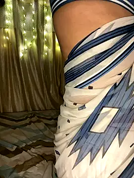 Snapshot of lustyindiancouple chatting on October 7, 2025, 3:46 pm lustyindiancouple online show from October 7, 2025, 3:46 pm