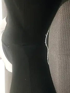 gui67675 online show from October 6, 2025, 5:35 pm