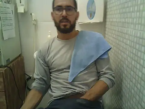 Snapshot of pdasgyn chatting on October 29, 2025, 7:13 pm pdasgyn online show from October 29, 2025, 7:13 pm