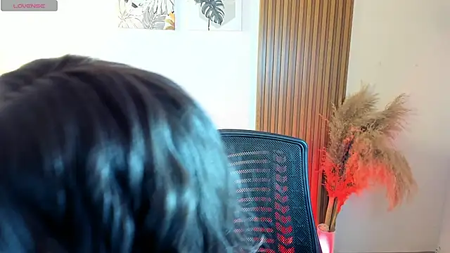 Milabrown  online show from September 10, 2025, 6:18 pm
