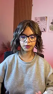 Milabrown  online show from October 23, 2025, 4:49 pm