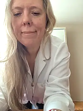 Snapshot of Irina3718 chatting on February 1, 2026, 10:57 am Irina3718 online show from February 1, 2026, 10:57 am