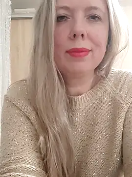 Snapshot of Irina3718 chatting on November 12, 2025, 4:22 pm Irina3718 online show from November 12, 2025, 4:22 pm