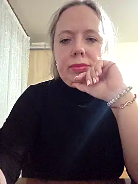 Snapshot of Irina3718 chatting on December 3, 2025, 4:50 pm Irina3718 online show from December 3, 2025, 4:50 pm