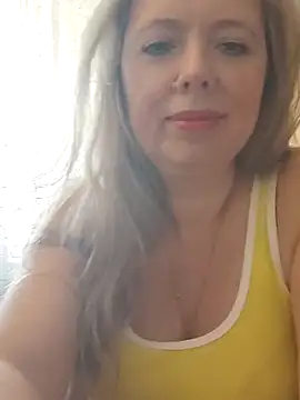 Snapshot of Irina3718 chatting on November 21, 2025, 11:31 am Irina3718 online show from November 21, 2025, 11:31 am