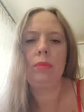 Snapshot of Irina3718 chatting on October 7, 2025, 9:10 am Irina3718 online show from October 7, 2025, 9:10 am