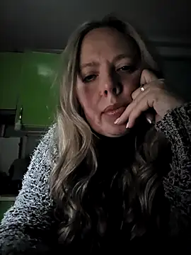 Snapshot of Irina3718 chatting on December 20, 2025, 9:28 pm Irina3718 online show from December 20, 2025, 9:28 pm