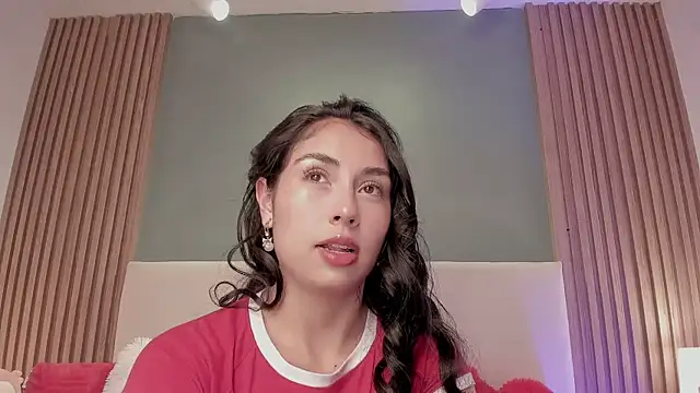 Snapshot of iberiavega chatting on October 24, 2025, 5:45 pm iberiavega online show from October 24, 2025, 5:45 pm