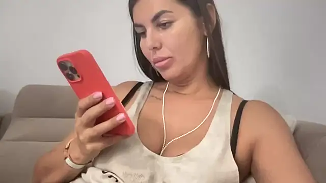 Snapshot of AngelinaMeov chatting on September 21, 2025, 4:23 pm AngelinaMeov online show from September 21, 2025, 4:23 pm